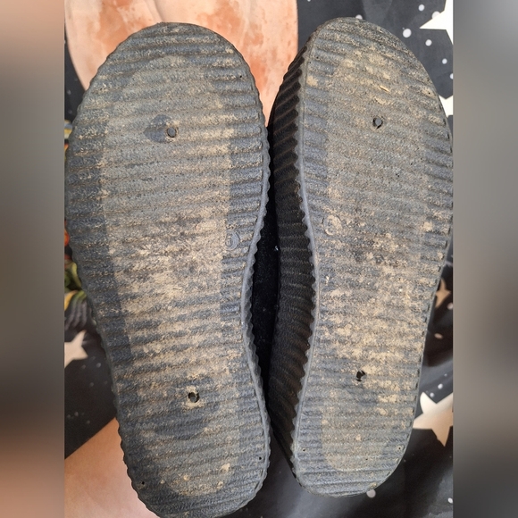 BLACK VELVETY SHOES SIZE 5 BIG GIRL - Picture 6 of 7